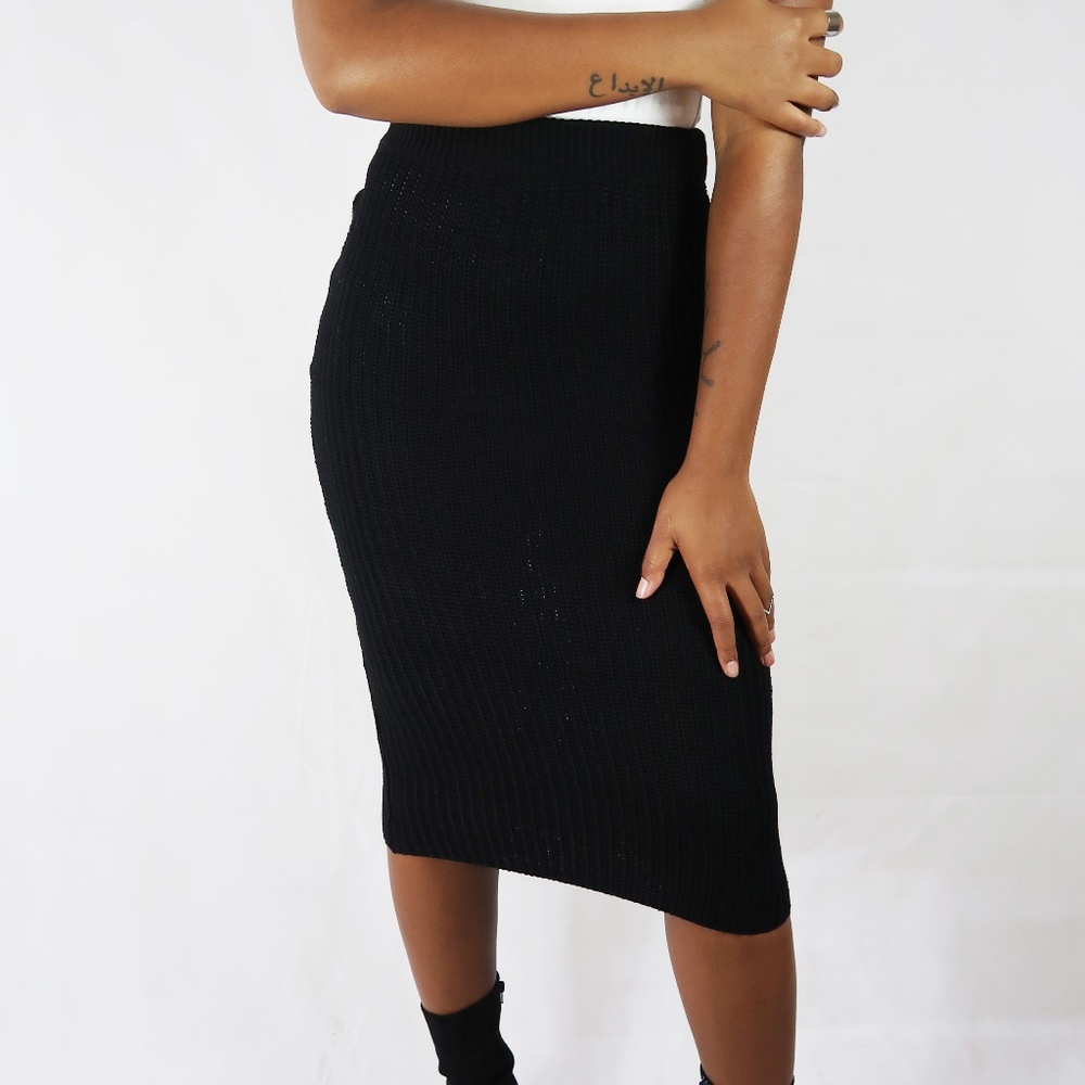JASMINE BLACK MIDI KNIT SKIRT